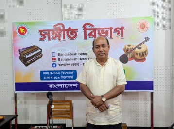ভোরের হাওয়ায় এলে